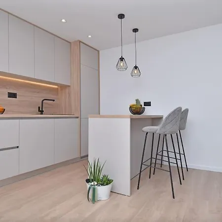 Apartment Simun - Brand New, Private Parking Tucepi