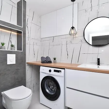 Simun - Brand New, Private Parking Apartment
